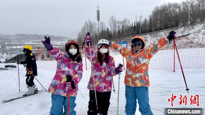 臺灣學子滑雪初體驗